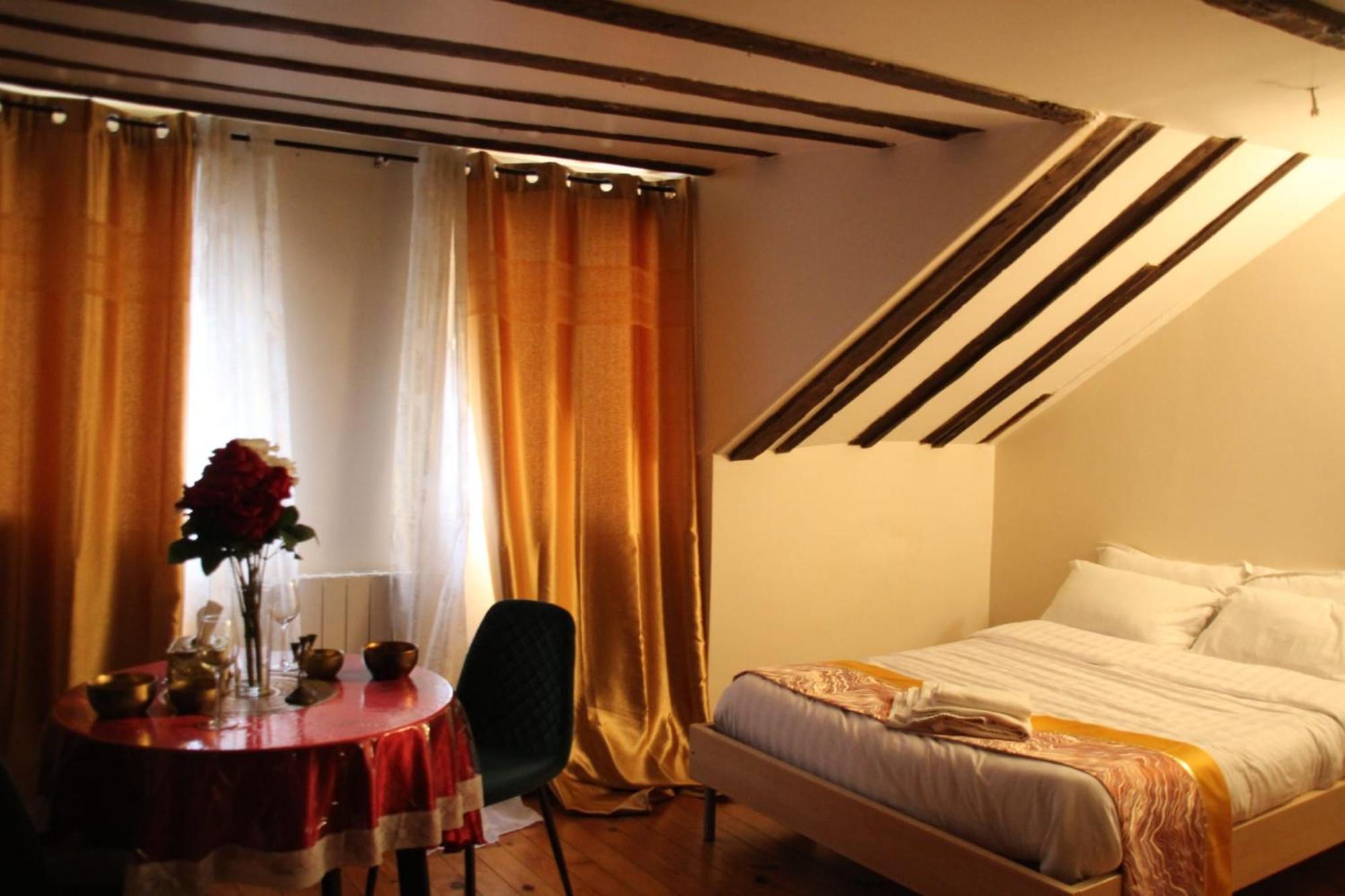 Appartement Dames De Montmartre Parijs